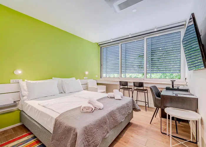 Pomak Luxury Split
